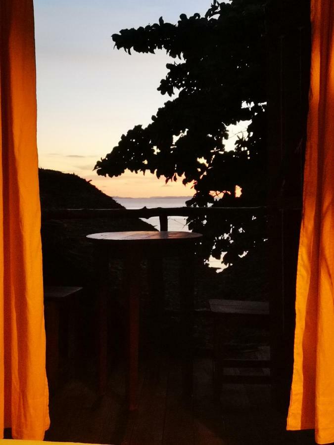 Bed and Breakfast Chez Alex Nosy-Be Exterior foto